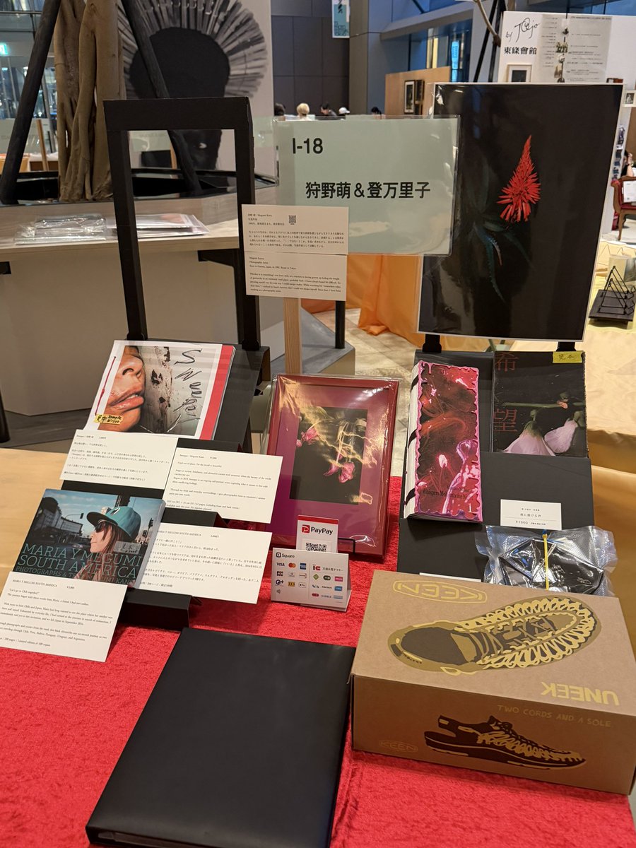 kanomegu_'s tweet photo. ZINE『Sweeper』の販売は今年限り。再販の予定はありません。

明日からのT3 BOOK MARCHÉに出展します！気になっていた方は、ぜひこの機会にお手に取ってご覧ください。

10/17、18日11〜19時
TOFROM YAESU｜入場無料（東京駅すぐ）
I18「狩野萌＆登万里子」

お待ちしています！（写真は設営途中） https://t.co/jdSwI8pdUc