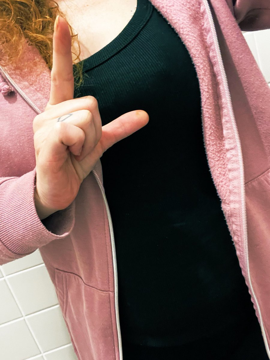 FrauPanx3's tweet photo. Hoch die Hände,Wochenende. 🙌🏻🥳
Ich verschwende meine Zeit nicht mit leeren Versprechen. 😌
Wer meine Aufmerksamkeit möchte, zeigt Initiative. 💋
Eine freiwillige Zahlung sagt mehr als hundert Nachrichten. 🤭💸

#findom https://t.co/EC5wpaEjjL