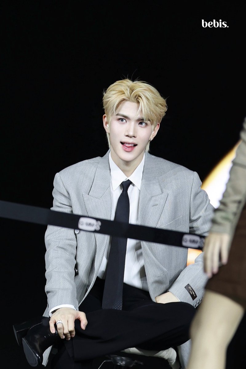 bebisx98's tweet photo. แสบบบ 🤩

LETS SHOUT OH MY FOURTH
#FourthConcertD1
#fourthnattawat @tawattannn https://t.co/5XKJtiXmJz