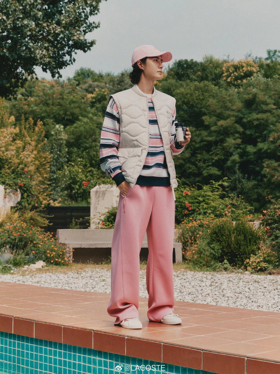 wxyzybxz's tweet photo. 261016 12:00 Lacoste x Wang Yibo https://t.co/96iiwWyJMV