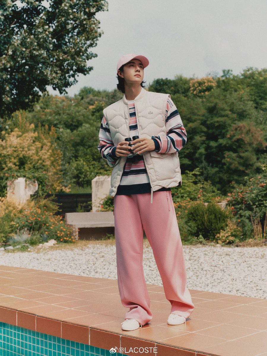 wxyzybxz's tweet photo. 261016 12:00 Lacoste x Wang Yibo https://t.co/96iiwWyJMV