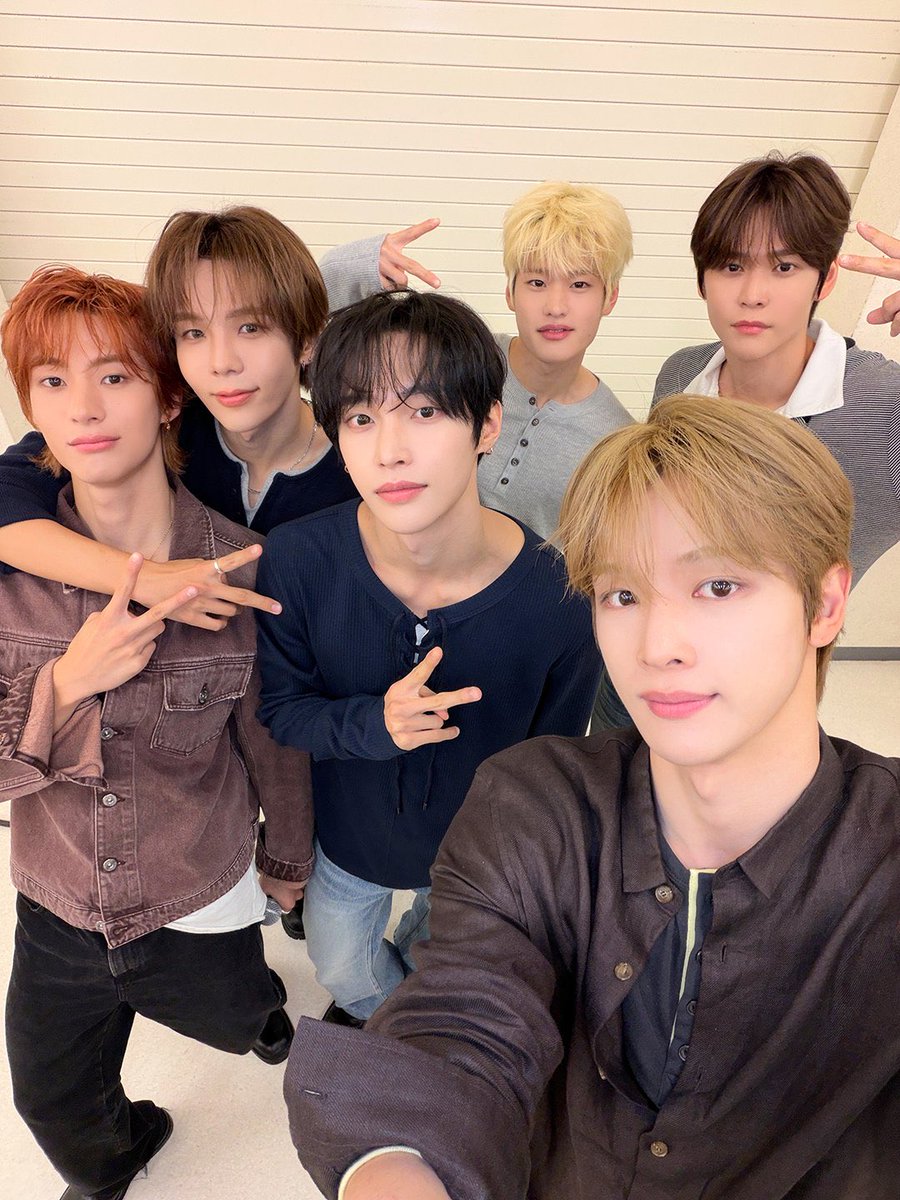 PXAErpRjQr74569's tweet photo. I vote #RIIZE for Fan's Choice Male at #2026MAMAVOTE https://t.co/VOuBn6SSHC