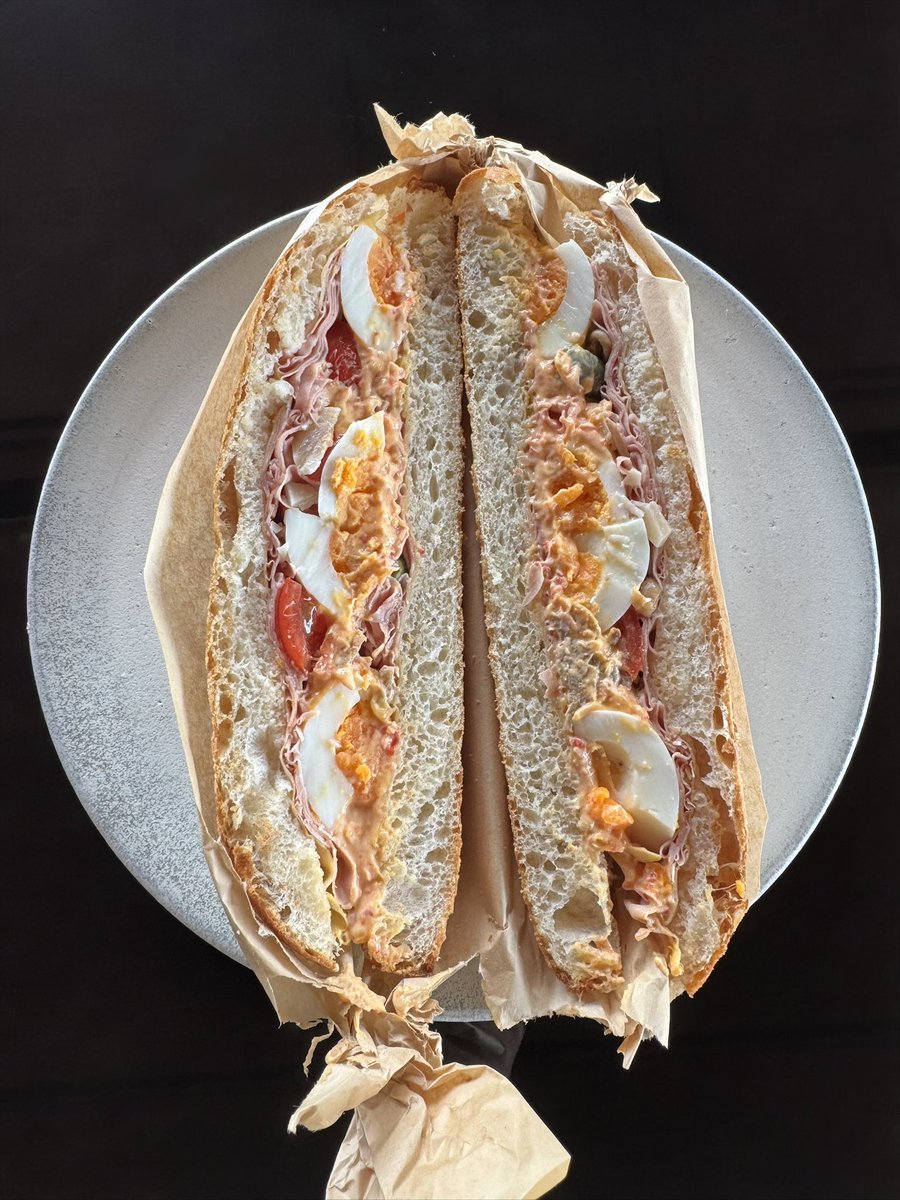 grande_bambu's tweet photo. ハムたまごパニーノ
Panino completo
(天使のチャバッタ モルタデッラ パルミジャーノ トマト ナスオイル漬け オリーブ たまご パプリカクリーム)
#氷見パニノテカ https://t.co/MsWtJM1RNx