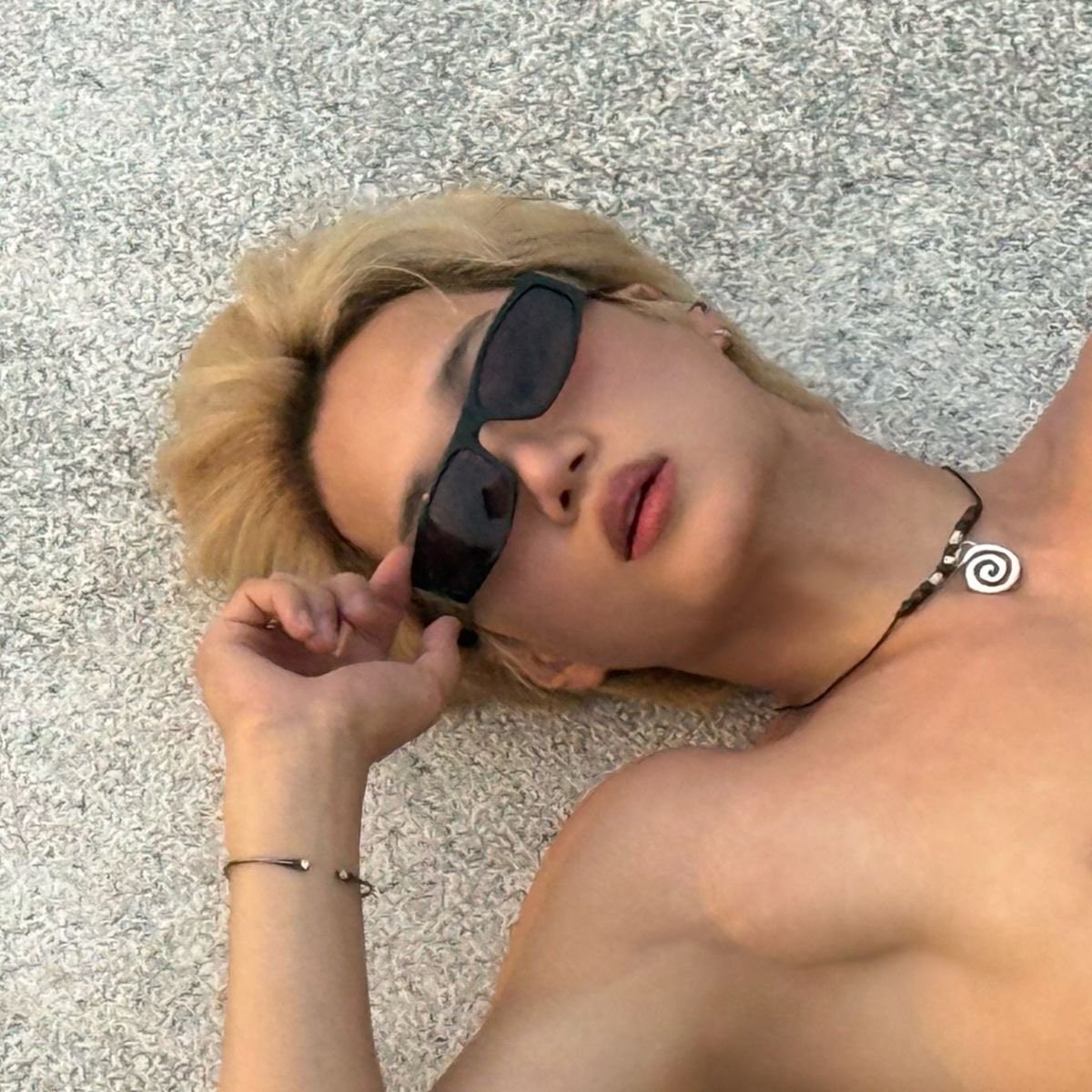h0raeng2's tweet photo. 그니까 나 지금 바비남친 김종인을 볼 수 있다는거지? https://t.co/5BNiY6ezMY