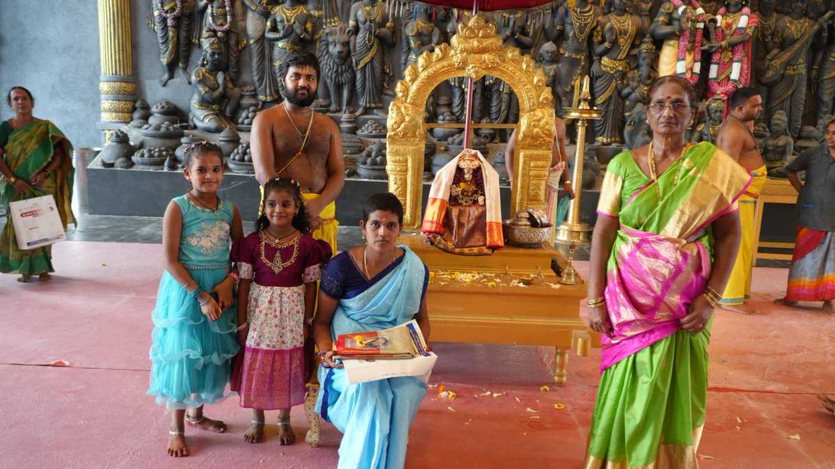 sbvtdevasthanam's tweet photo. శ్రీ దేవీ శరన్నవరాత్రి మహోత్సవాలు – 2026
శ్రీ భూసమేత శ్రీ వేంకటేశ్వర స్వామివారి దేవస్థానం
డోకిపర్రు మహాక్షేత్రం
6వ రోజు లక్కీ డ్రా విజేతలు
అమ్మవారి అనుగ్రహం మీ కుటుంబాలపై ఎల్లప్పుడూ ఉండాలని మనస్ఫూర్తిగా ప్రార్థిస్తున్నాము.
#SriDeviSharannavaratri2026 #dokiparrumahakshetram https://t.co/KNPtg6tQvE