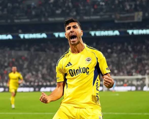 santrafor_donk's tweet photo. İsmail Kartal Asensio’ya son 30 dakika oynatacağını söyleyince Asensio 30 dakika ise hiç oynamam demiş. Şimdiden kendi içlerinde kaos başlamış🤣🤣 https://t.co/xKMePBscgk