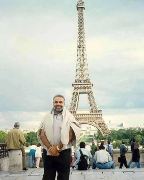 th_anonymouse's tweet photo. 76 years old 
Never studied 
Never worked 
Wasting taxpayers money 
Travelling abroad 
Such a waste of human oxygen 

My question is : “Who is paying for that shit ??” https://t.co/oyPYsj36fq