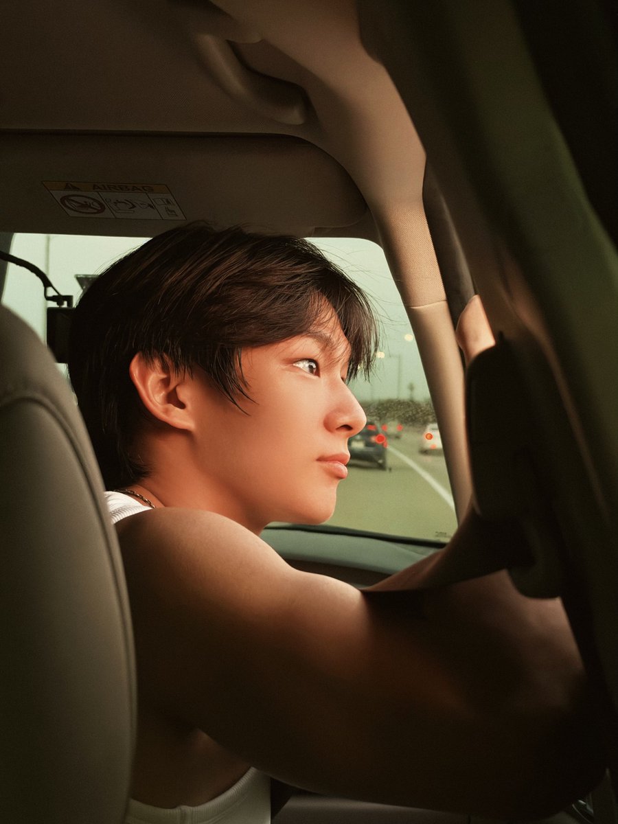 906files's tweet photo. 261016 jeongwoo weverse dm💌

: i just took a really nice photo of tevenie hyung
: who wants to see it? 
: 📷
: daebak, right? 
: but when he saw them, he said he didn’t like how his face looked
: and that he wasn’t going to post them https://t.co/Grss4XbnVP