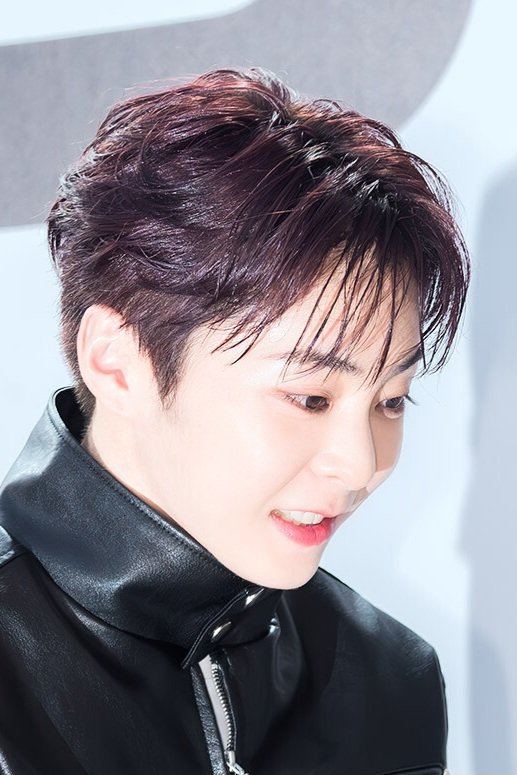 byundaelight's tweet photo. this vampire stays forever youthful....... https://t.co/eGQObDawZl