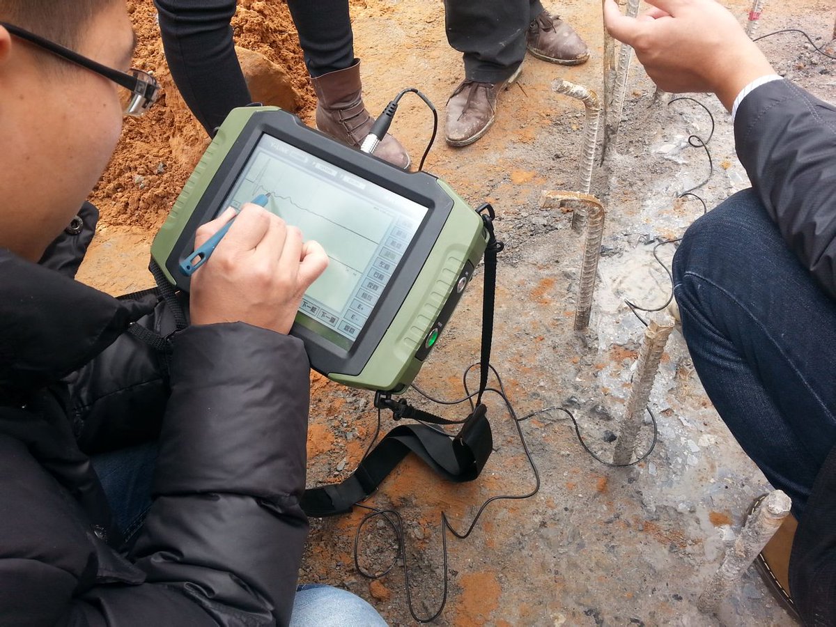 kkwwtt39's tweet photo. [Testing radium in the tomb today, finding unexpected tiny treasures!]， https://t.co/PhJDCBSEgy