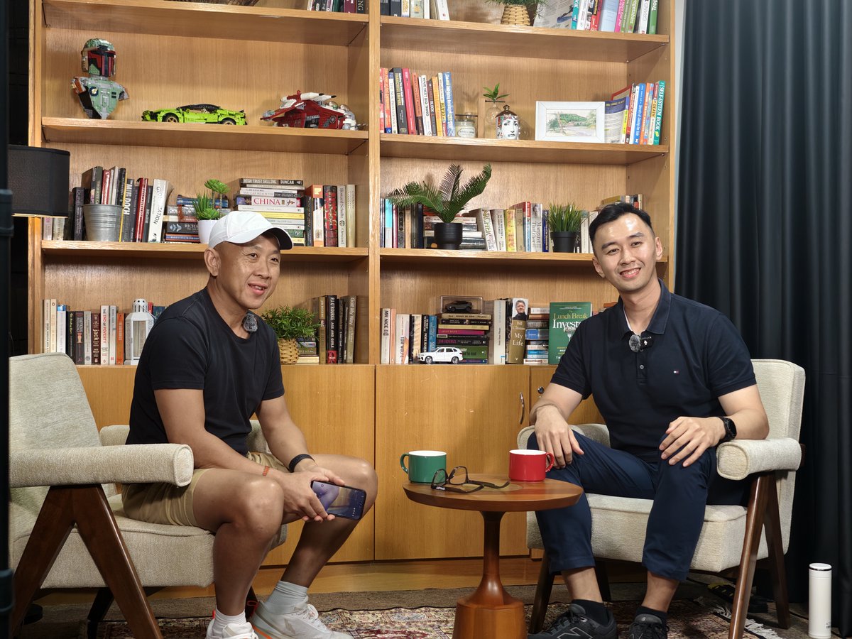 SteadyCompound's tweet photo. Twenty years of grilling CEOs at Bloomberg, Reuters and BFM. Today it was my turn.

An hour with Khoo Hsu Chuang in his KL studio for Do More.

KL, see you tomorrow at the book talk. Tsutaya Books, Pavilion Bukit Jalil, 2pm, with HY Tan and Guan. https://t.co/2hO5XSKOj8