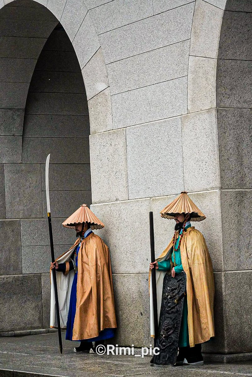 Rimi_07i's tweet photo. 비가 내려도 변함없이. https://t.co/PxlSccsi6d