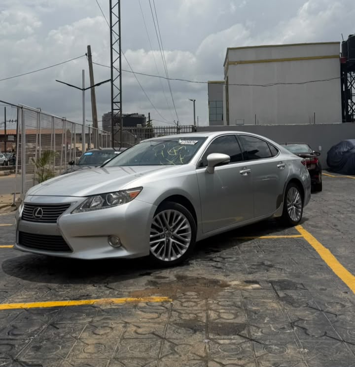 Mr_uncle_jide's tweet photo. 🇺🇲foreign Used 

➡️2015

🚘Es350

🏷16.7M

📌Agege Lagos 

📲08082289193

@oris616 @JaysonAutos
@PELSAUTOS @KingFadAutos
@opekingfrosh @_Tiga_b
@Matarab_Autos @Hasan_motors1

#oluku #4thprime #Big13 #usdc https://t.co/jYxGePu7cW