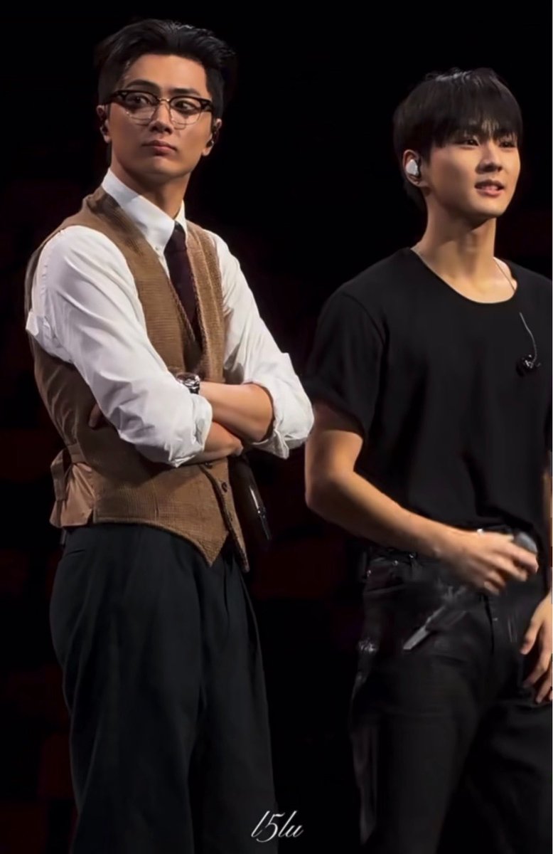 Jaywonhugs's tweet photo. FUCKK THEY LOOK SO GOOD TOGETHER #jaywon #야옹즈 https://t.co/mj7icbChCy