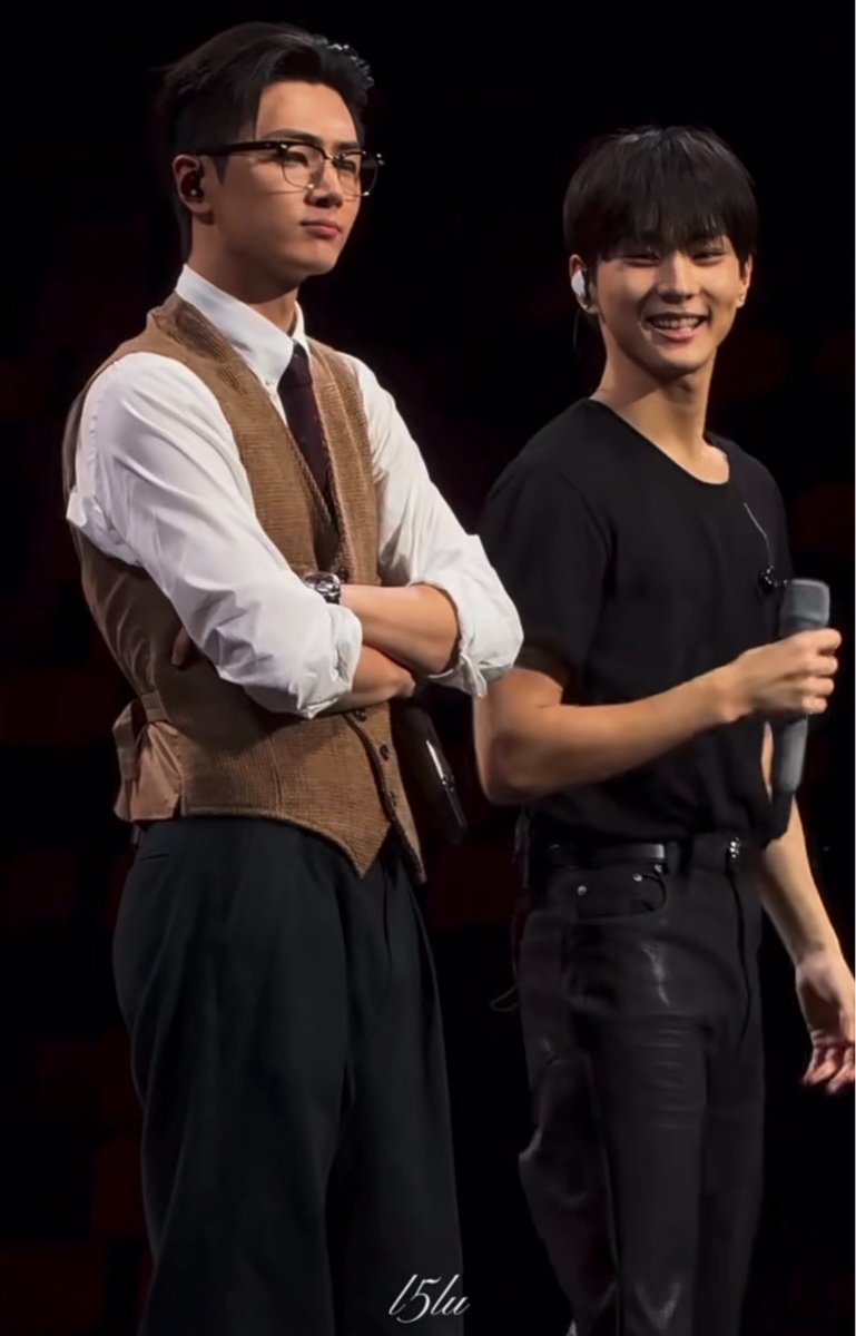 Jaywonhugs's tweet photo. FUCKK THEY LOOK SO GOOD TOGETHER #jaywon #야옹즈 https://t.co/mj7icbChCy