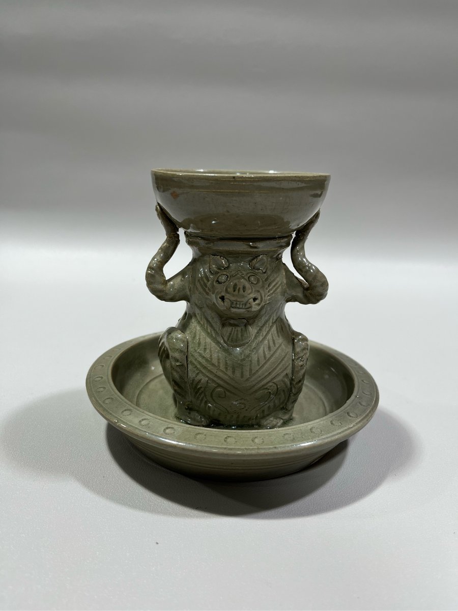 Tayzhizi's tweet photo. Hey folks, check out this amazing creation from Lao Yiyi! The "佬仪艺" craftsmanship is so unique and eye-catching. https://t.co/vIbZVleSls