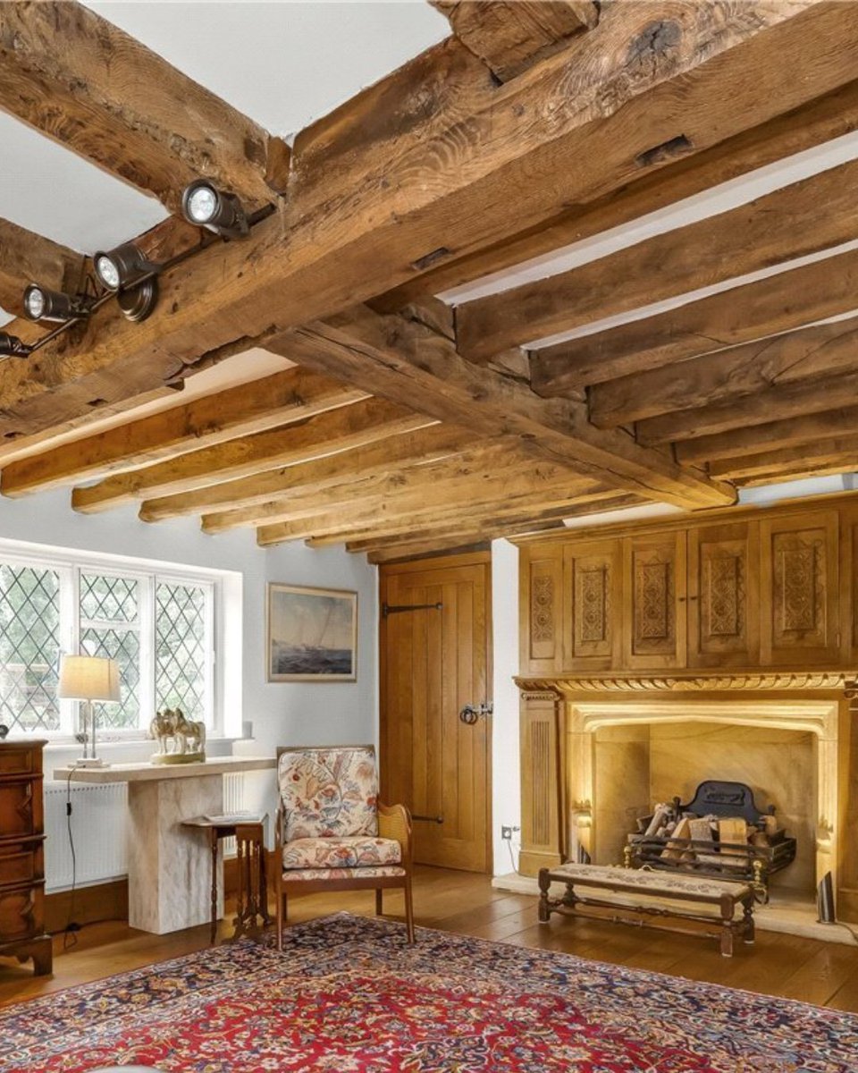 JacksonStops's tweet photo. New listing: a refurbished period house on the private Sutton Park estate, Sutton Green, with over 7 acres and far-reaching woodland views. £1,825,000.

https://t.co/kkUtP9ZwO5

#surreyproperty #guildford #jacksonstops https://t.co/baeMAqHO1J