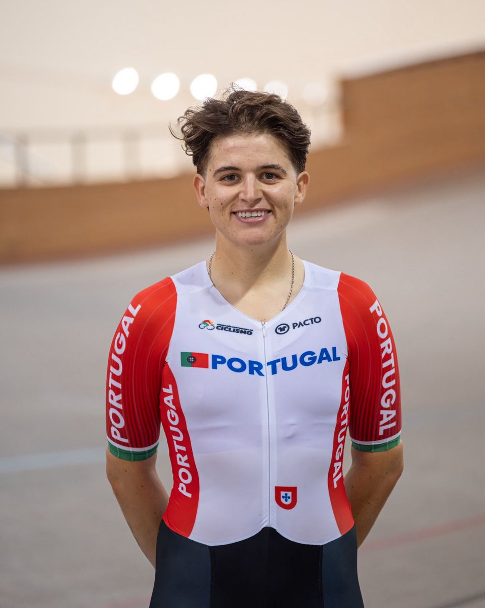 FedPortCiclismo's tweet photo. Ao fim de duas provas de quatro, Maria Martins segue na 11.ª posição no Omnium feminino 🌈
🇵🇹 A portuguesa esteve envolvida numa queda coletiva no scratch, tendo terminado em 20.ª, e foi 4.ª na Tempo Race. Seguem-se a eliminação e a corrida por pontos.
#Shanghai2026 #SNPista https://t.co/kWNdZCP9c6