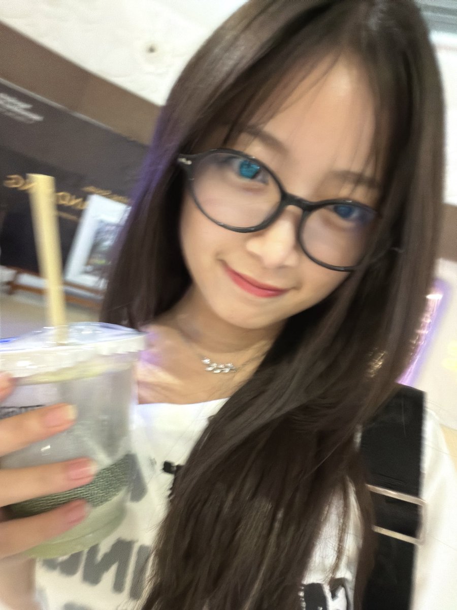 RFritzy_JKT48's tweet photo. #FritzDay loh ya🍵 https://t.co/3xo8hozeKU