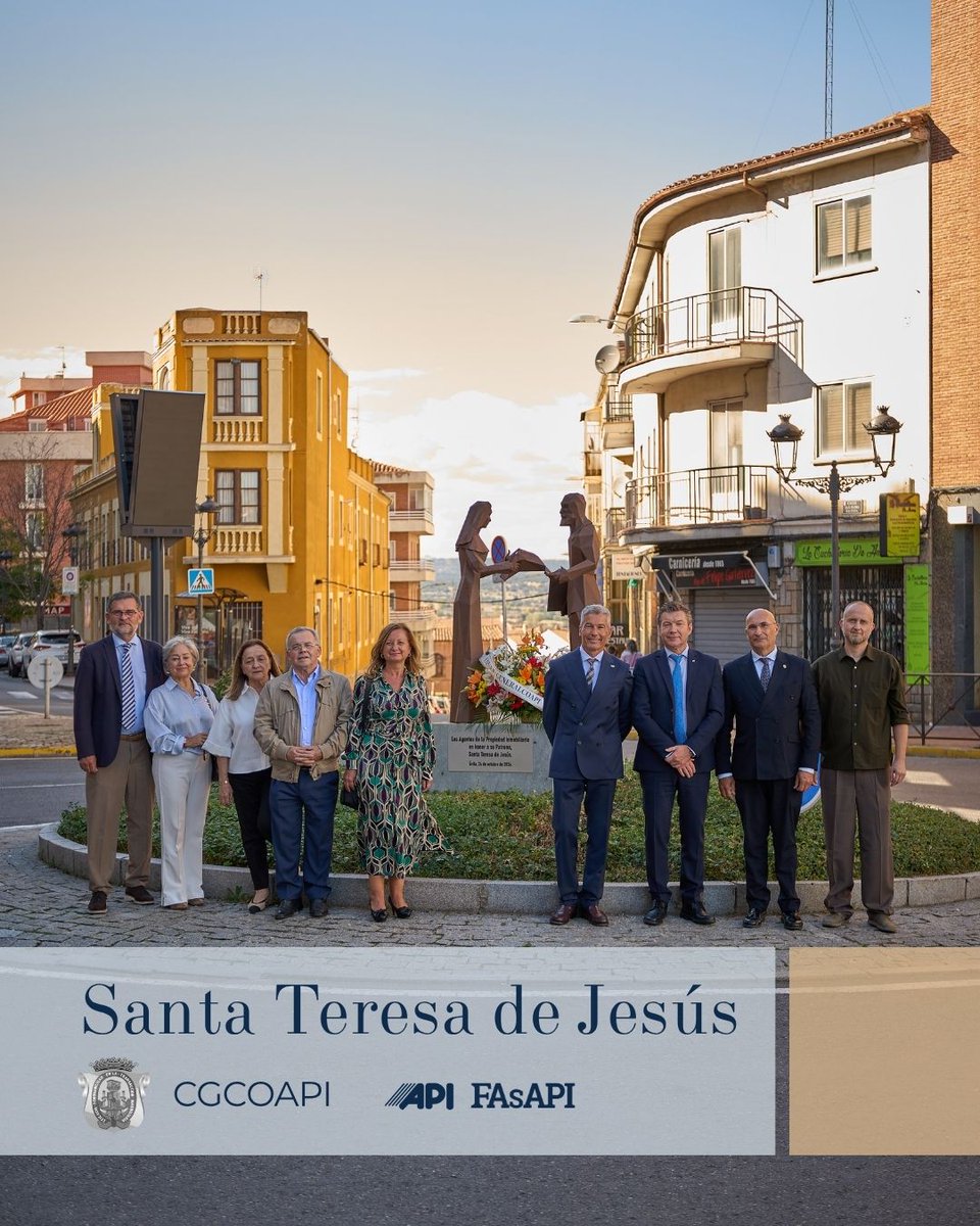 consejoCOAPI's tweet photo. 🏛️Jornadas del CGCOAPI en Ávila: celebramos nuestro Pleno institucional, la entrega de la Medalla de Oro a cuatro presidentes colegiales y la tradicional Ofrenda Floral junto al escultor Carlos Otal Ruzafa. 💐
Gracias al @Ayto_Avila por su constante apoyo 🤝#AgentesAPI https://t.co/5Q5khlBLQE