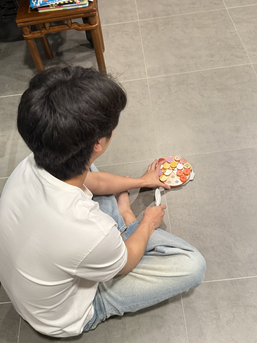 miunatshaa's tweet photo. เซ็ตครัวที่พวกเราเคยเล่นเมื่อ 20 ปีที่แล้ว @lukepeemsan https://t.co/KEQKVcO3mn
