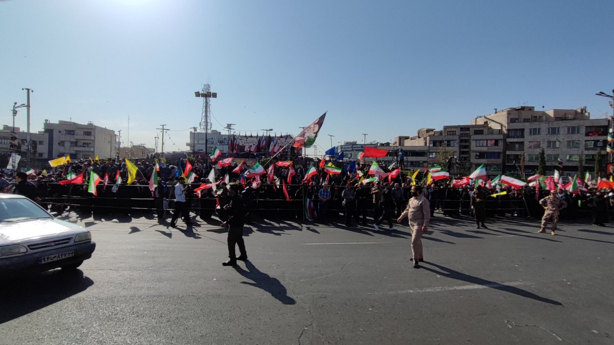 amindaneshii's tweet photo. امروز، فرهنگ مواسات در رزمایش بزرگ کمک‌های مؤمنانه «بعثت» جلوه‌ای تازه یافت؛ حرکتی با هدف تأمین ۳۱۳ هزار بسته معیشتی و جهیزیه برای حمایت از خانواده‌های کم‌برخوردار و زوج‌های جوان.
#از_بعثت_تا_مواسات https://t.co/qKq03zCWrH
