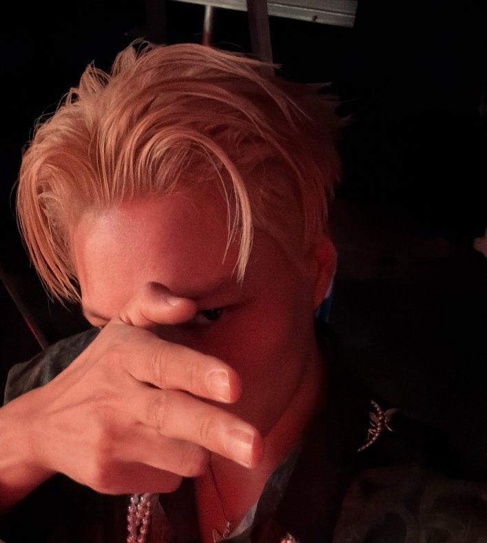 zkdlinpf's tweet photo. ALERT! ALERT!
EVERYONE KIM JONGIN IS BLONDEEEE OMGG OMFG THIS IS URGENTTT https://t.co/HC47fxi7Og