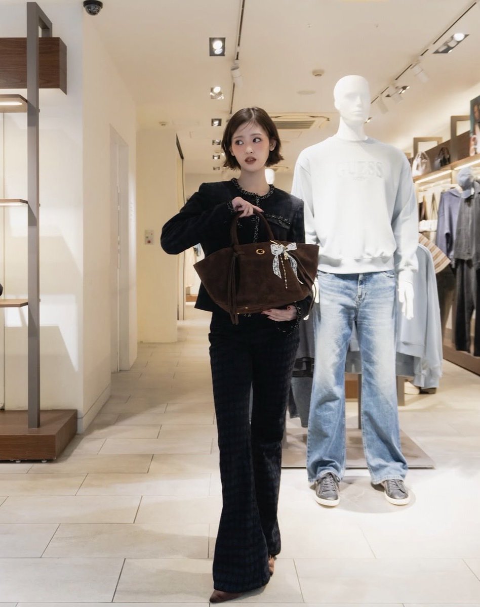 poppinrnrn87's tweet photo. GUESS×石井蘭👜🎀🤎 https://t.co/tumGCvNSQ8