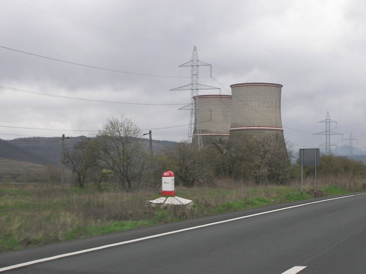 RRInternational's tweet photo. După finalizarea testelor, centrala de la #Mintia va fi cea mai mare din #Europa şi va contribui la creşterea producţiei interne de energie electrică şi la reducerea dependenţei României de importuri. (2/2) https://t.co/4mkUOoAPWA