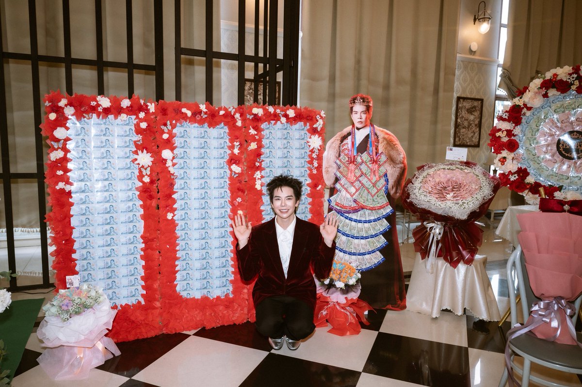 BoutBabe_Ent's tweet photo. Thank you to every fan for all the thoughtful gifts and the incredible fan projects filled with so much love and dedication. 🫶🏻 Our team is truly grateful for your continued support for Babe and everyone behind the scenes.

Please continue to support Babe as he grows, develops, and shines even brighter. We look forward to sharing this journey with all of you. 🤍

From the bottom of our hearts, thank you for everything. We deeply appreciate and respect the love, dedication, and kindness you have always shown us. 👑✨

#TheRoyalBoxBabeFancon2026
#BabeFancon #babiibabe #BoutBabeEntertainment