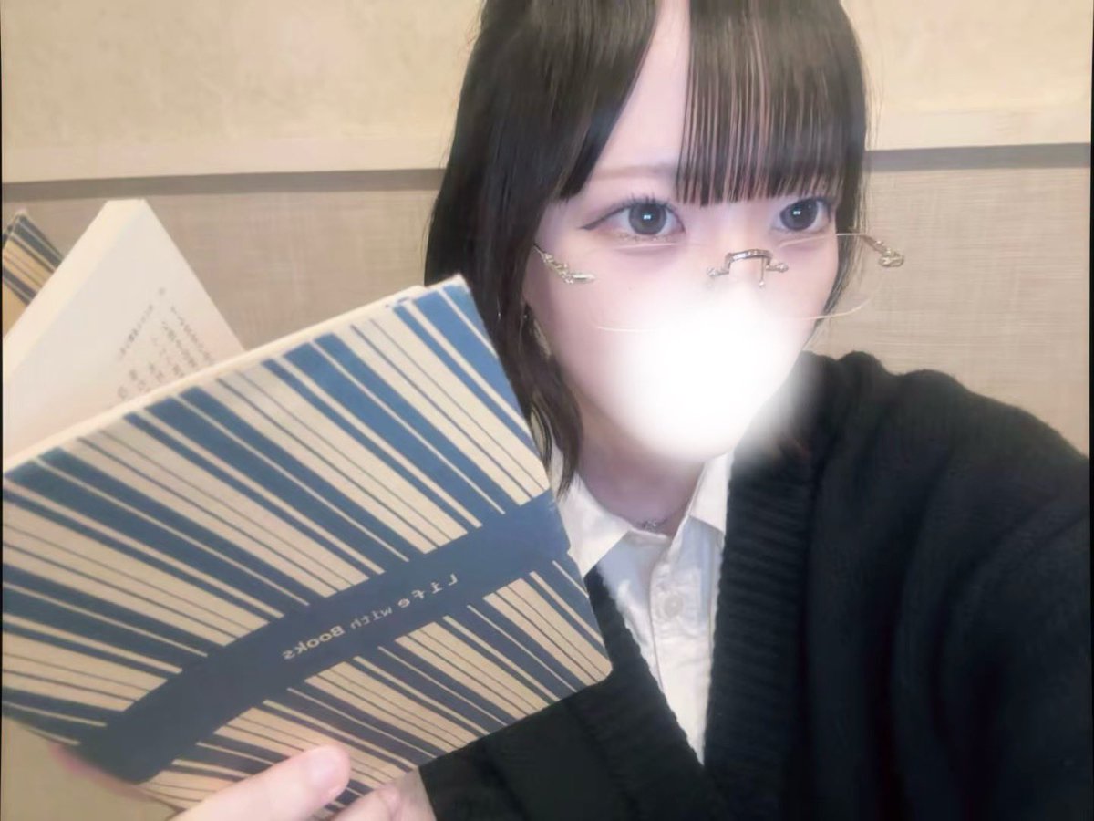 rika_merpure's tweet photo. 復活！います📚
#めるぴゅあ https://t.co/C83JZUZZCV