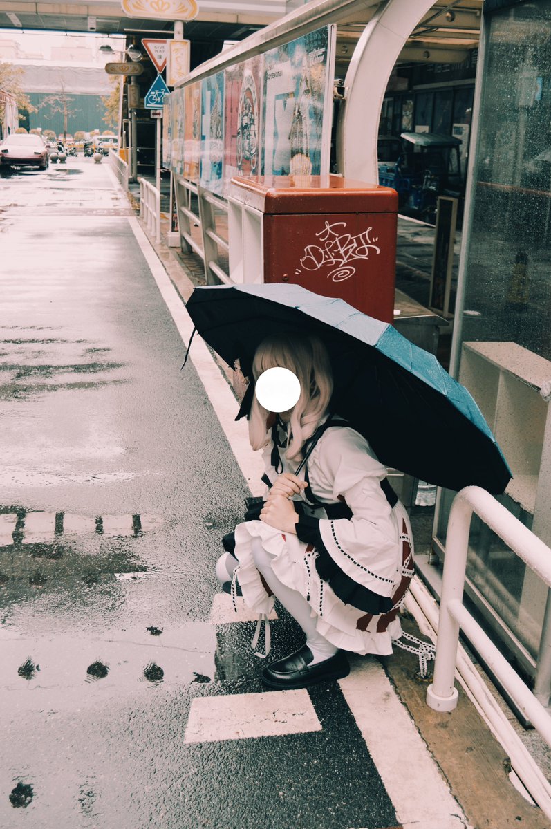AoiHanacha's tweet photo. 雨 （再投）
📷 @KanaMashirodesu 
#prsk_cos #暁山瑞希 https://t.co/fm5XdkhVgE