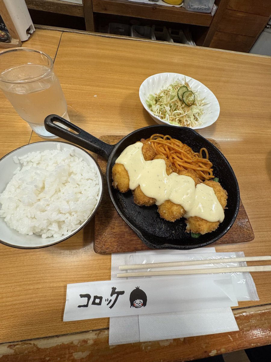 beach_samurai's tweet photo. 久々に行けて、良かった‼️
サイン✍️誰のかわかったら［いいね］ちょうだい‼️
あと、お土産で、シールも貰えた👍

#長崎　#長崎に来たならここにいく　#コロッケ専門店　#長崎コロッケ https://t.co/LkVmaWoqf3