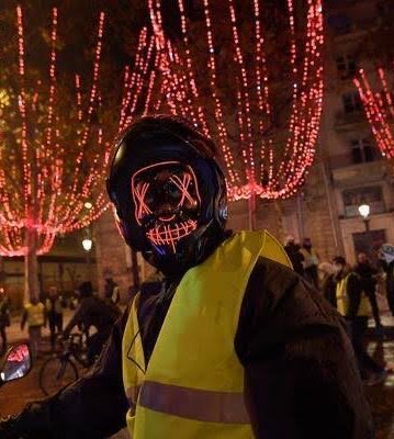 jmusulmans2's tweet photo. Les couche-tard. N’oubliez pas que le #17Octobre aura lieu aussi toute la nuit. C’est pas juste 8h-18h là. 
#Giletsjaunes https://t.co/qRYdVBxMrn