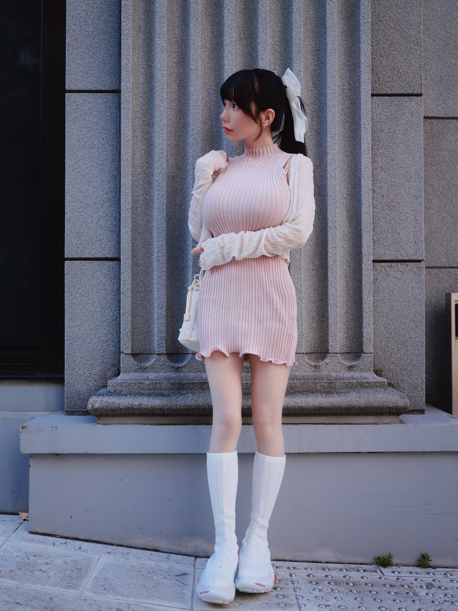 mashilo_'s tweet photo. 🎂🎀 𝑀𝑦 𝐵𝑖𝑟𝑡ℎ𝑑𝑎𝑦 🤍🪽
誕生日を迎えました🫧

たまたま爆乳に写った写真をそっと置いてくのでもしよかったら祝ってください😌 https://t.co/n292cRJMIF