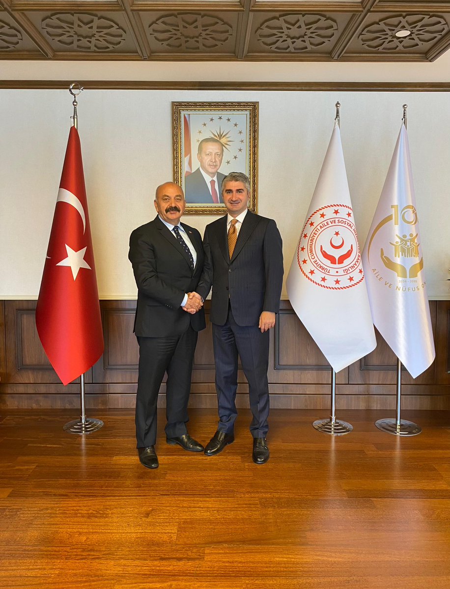 ztarikdaroglu's tweet photo. Çorum Ortaköy Belediye Başkanımız Sayın Taner İsbir’i Bakanlığımızda misafir ettik.

Nazik ziyaretleri için Sayın @IsbirTaner başkanımıza teşekkür ediyor, çalışmalarında başarılar diliyorum. https://t.co/kldBILg481