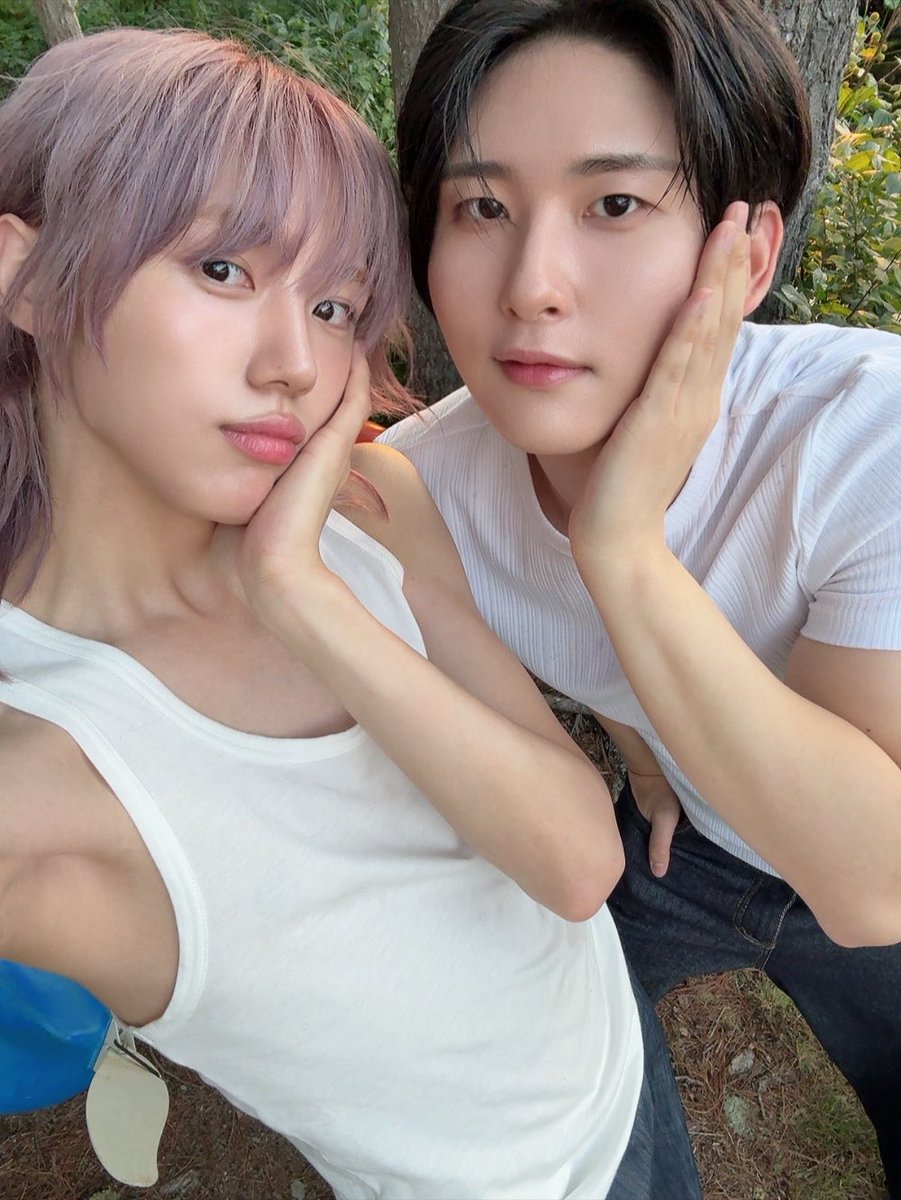 CRAVITY_twt's tweet photo. 우비니 생일 축하해💕
#성민 #우빈 #HAPPYWOOBINDAY https://t.co/EVli1lXQjr