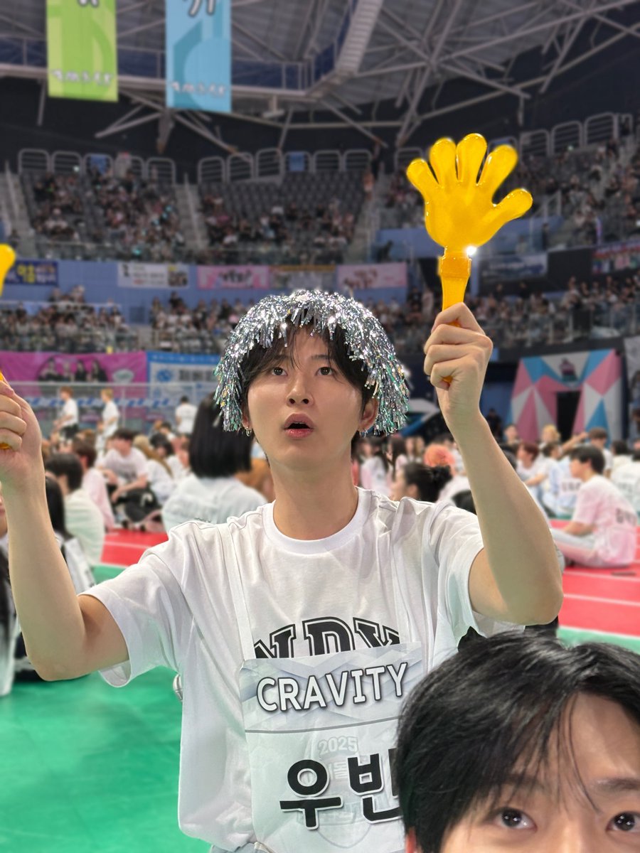 CRAVITY_twt's tweet photo. 우비니 생일 축하해💕
#성민 #우빈 #HAPPYWOOBINDAY https://t.co/EVli1lXQjr