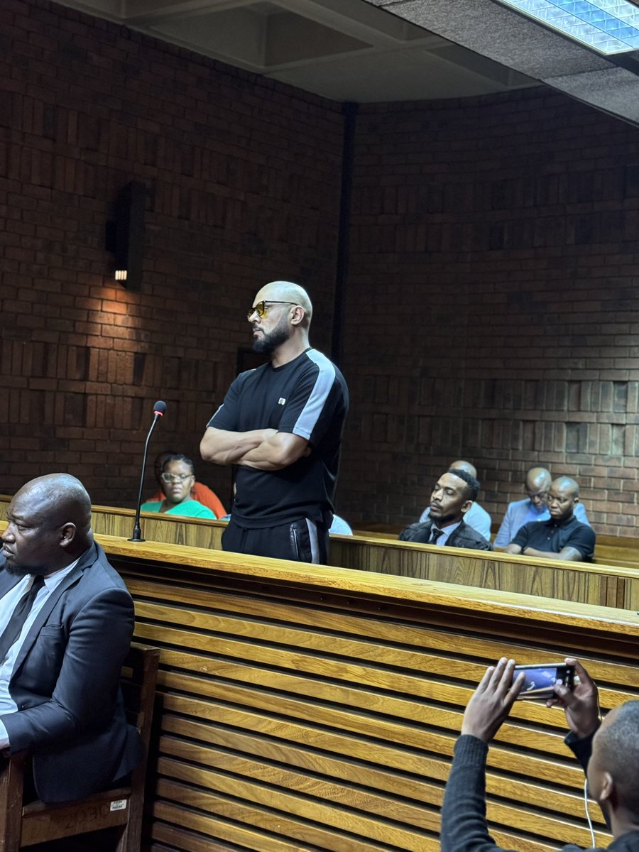 Sli_Masikane's tweet photo. [DEVELOPING] #SulimanCarrim in the dock.

Live visuals on @eNCA Dstv 403

#eNCA https://t.co/Qq1yw5CTO3