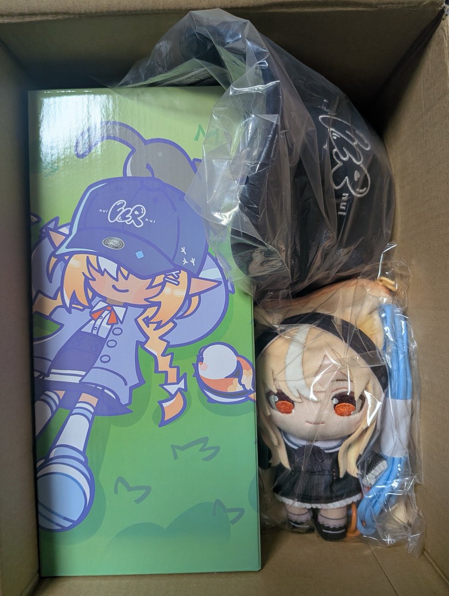 hatao00's tweet photo. 不知火フレア生誕グッズ届いた
タンブラーがクソデカすぎるのじゃ、とりあえず今日はコレで一杯やるか https://t.co/cmjst7Unid