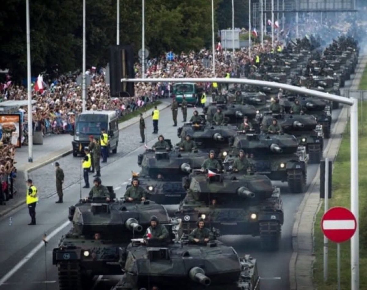 andrewc44104127's tweet photo. Poland announces it’s sending the Polish Army to the country’s borders with Germany and Lithuania in order to stop illegals migrants from crossing into Poland.

Imagine if England was this smart? All the poor innocent lives wouldn’t have been lost forever. https://t.co/q1Nykk6Vv9