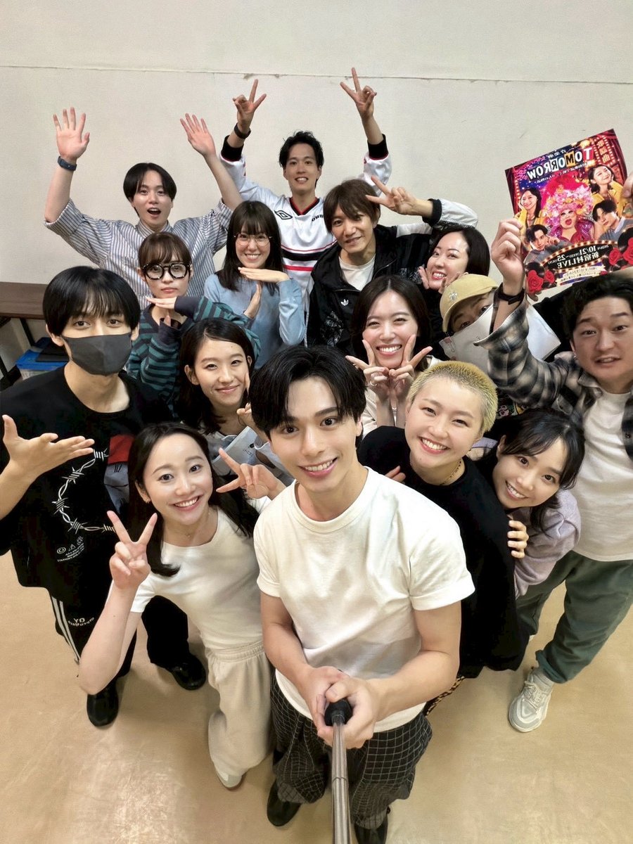 mana_aotk1130's tweet photo. 音楽劇『 #TOMORROW 』
本番までもう間もなく✨️
"明日も頑張ってみようかな"とあったかい気持ちになれる作品です!!!
是非観に来ていただけたら嬉しいです🥹��🏻
10/21(水)~25(日)、お待ちしております🌟⋆꙳
🎫▶︎▷ https://t.co/YVkFRhS3kf https://t.co/Tw10VyKY9e
