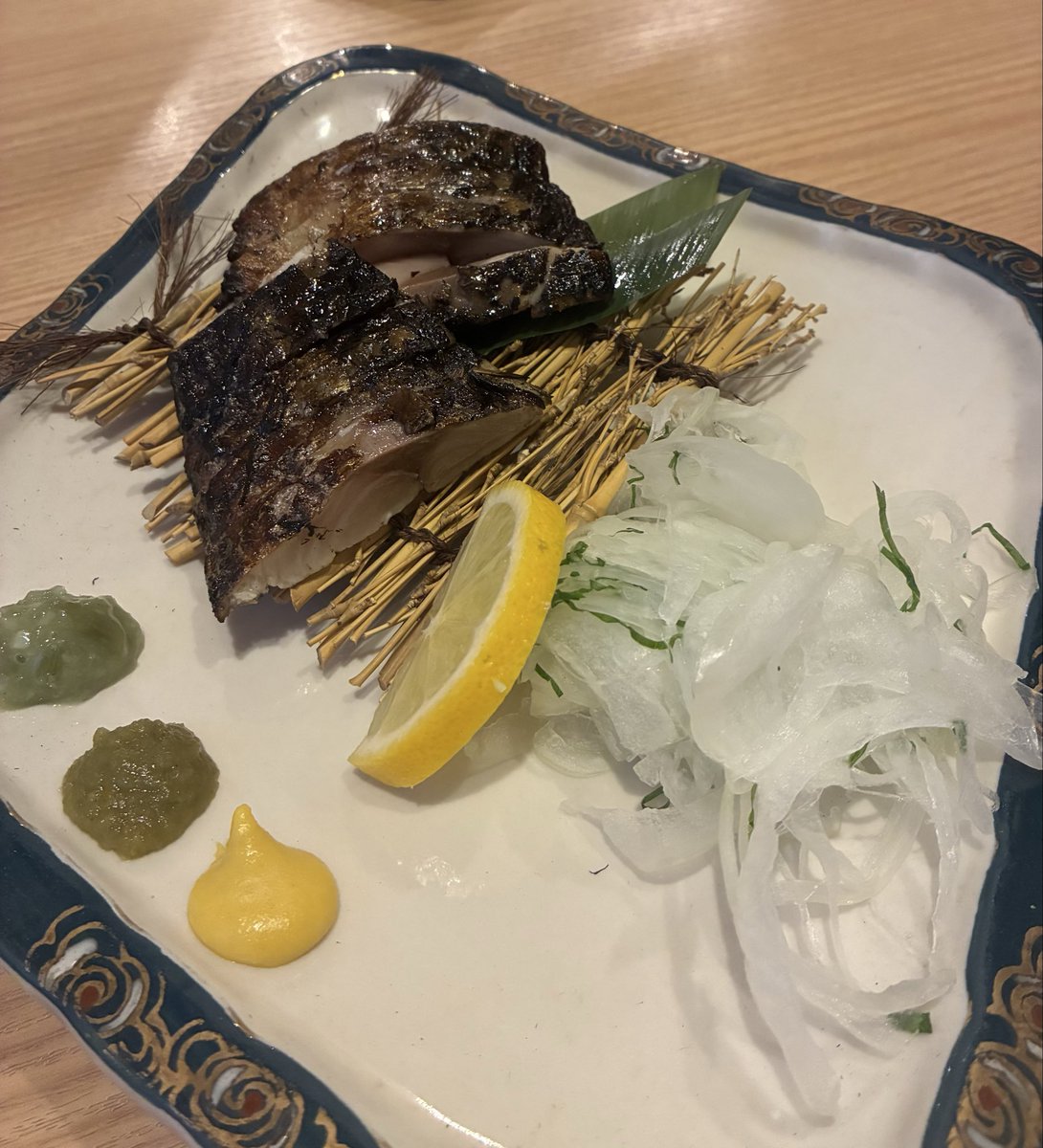 Shenron0401's tweet photo. この藁焼き…美味し過ぎる https://t.co/vQXN1FClem