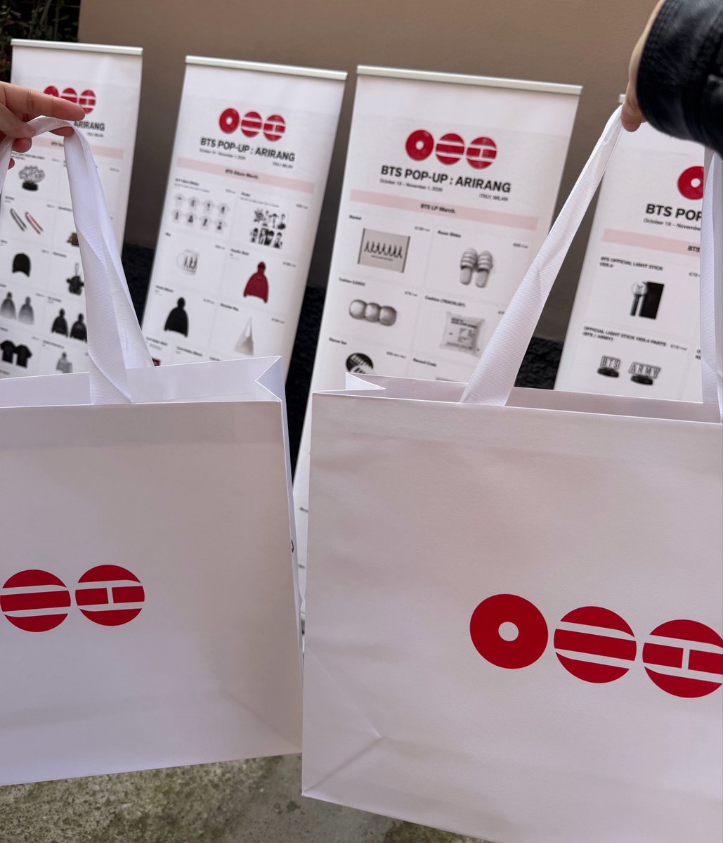 midamyg's tweet photo. non è un’allucinazione il pop up di arirang a milano esiste🥹 i bts sono in madre patria italia !!! https://t.co/ajkB8yQNYw