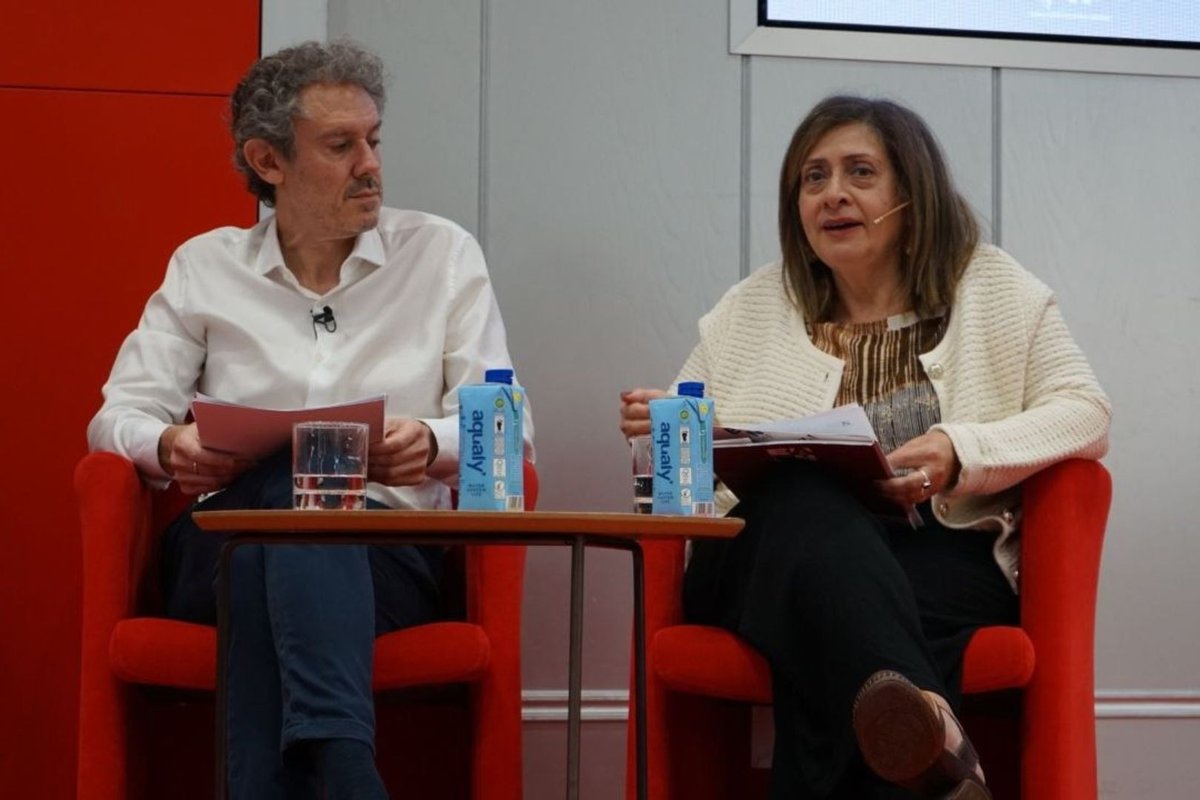 EAPNes's tweet photo. 🗣️ Seguimos con la mesa Una #MayoríaAbsolutaContraLaPobreza.

María Segurado (@_CARITAS) , Nacho Esteve (@CoordiONGD) y Elena Gil (EAPN-ES) han presentado propuestas para erradicar la pobreza desde las organizaciones sociales. https://t.co/nzvusej8dy