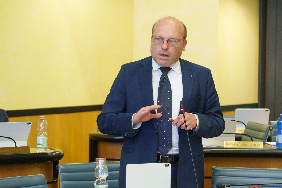 Consiglioveneto's tweet photo. Lovat (Resistere Veneto): “Il centralismo e la finanza spremono i Comuni veneti e finiscono per spingerli all’estinzione”
https://t.co/Rxw0K4TfwJ https://t.co/P29Evq7Kgi