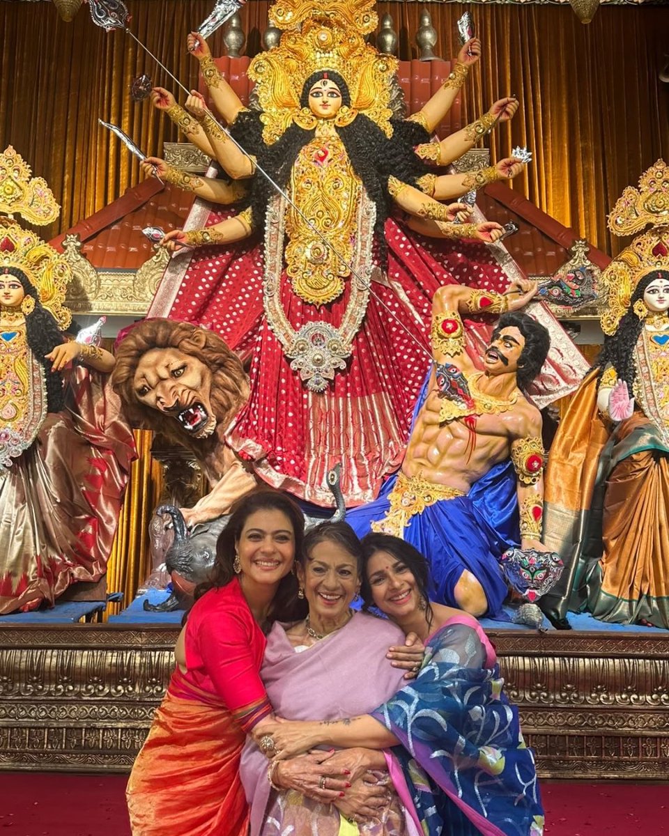 TheDailyJagran's tweet photo. #InPics | Actress Kajol offered fans a heartwarming look into the Mukerji family’s traditional Durga Puja celebrations in Mumbai. Taking to social media, she shared pictures featuring her mother Tanuja, sister Tanishaa Mukerji, and cousin Ayan Mukerji.
#Kajol #TanishaaMukerji #Celebrity #DurgaPuja2026 #Mumbai #FestiveVibes