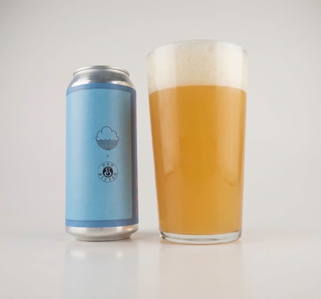 ManvsAle's tweet photo. ⚡ FLASHBEER FRIDAY! ⚡

Who remembers @cloudwaterbrew x @Dry_and_Bitter Mobile Speaker which were available in either Red, Blue or Grey. 🎙️

Who else tried this Collab? Comment below what you thought! 👇

#MvA #FlashbackFriday #flashbeerfriday https://t.co/Hr9EcebS3v