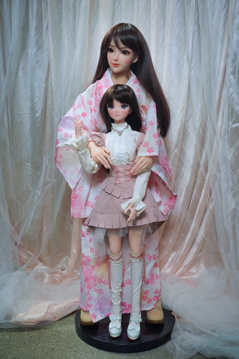 iloveayachan's tweet photo. #bcdll のDVAネーチャン(76cm)と #smartdoll りおちゃん(60cm)のサイズ比較😊
なんかいい感じ❤️ https://t.co/N1ZzQbazQR