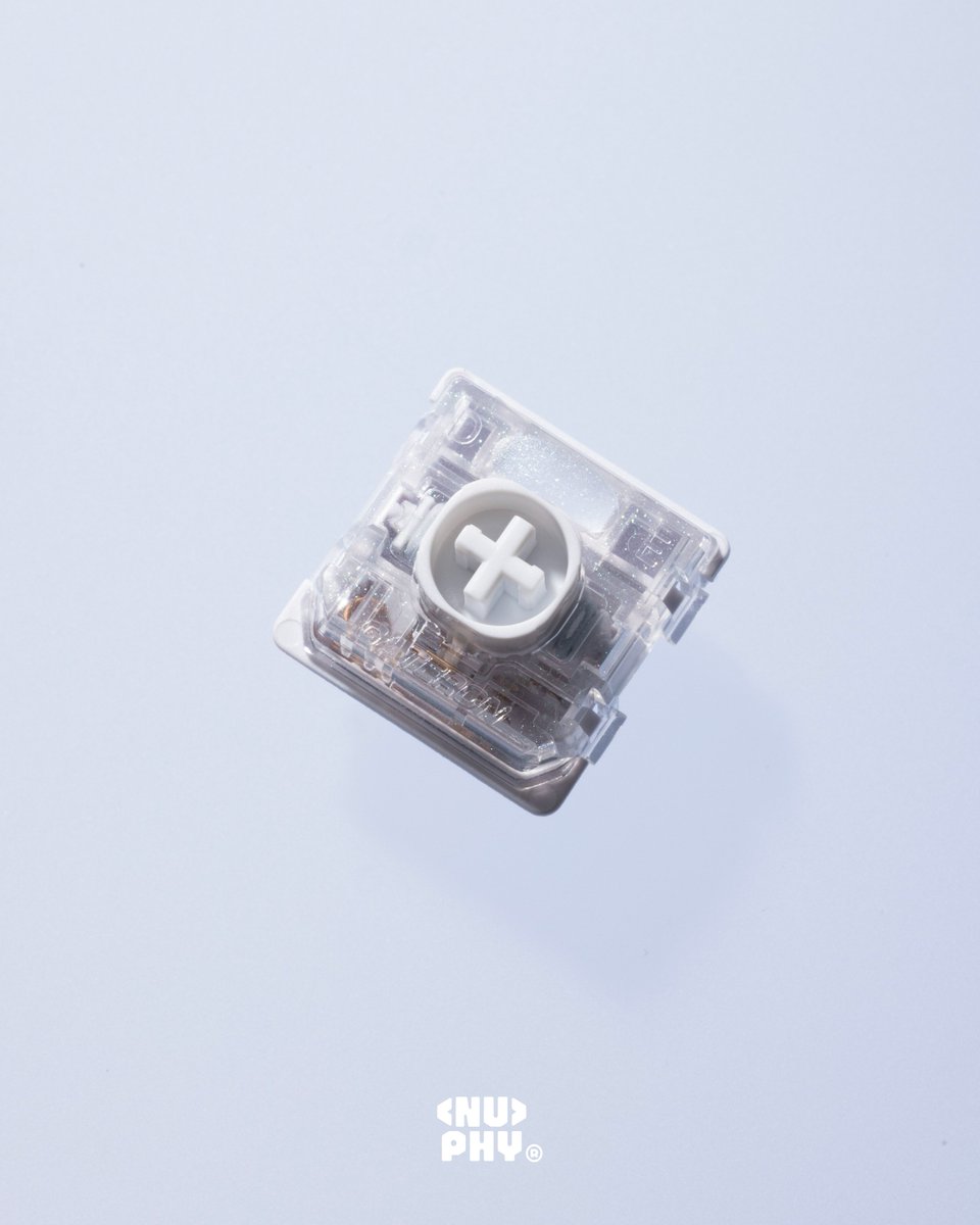 nuphystudio's tweet photo. Soft light. Thoughtful details.

Frosted PC keycaps diffuse the glow, while glitter-flecked switches and matching white internals keep Moonbow’s look consistent, layer by layer.

Stay tuned.

#nuphy #air75v3 #moonbow #mechanicalkeyboard https://t.co/HzS8fgAeaA